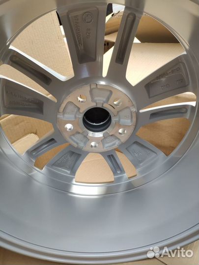 Skoda Triton Everest Silver Оригинал R17