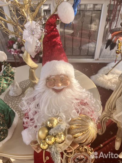 Санта Клаус Дед Мороз сидячий