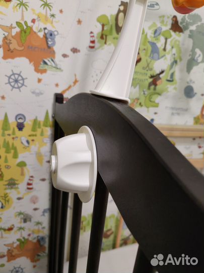 Мобиль на кроватку и погремушки