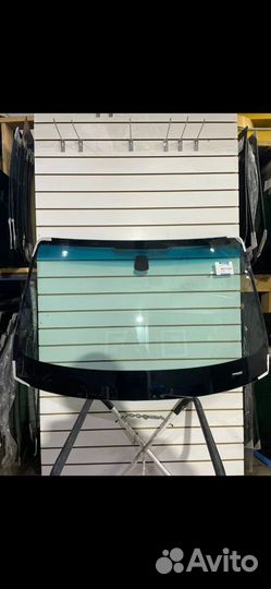 Лобовое стекло Land Rover Freelander 2