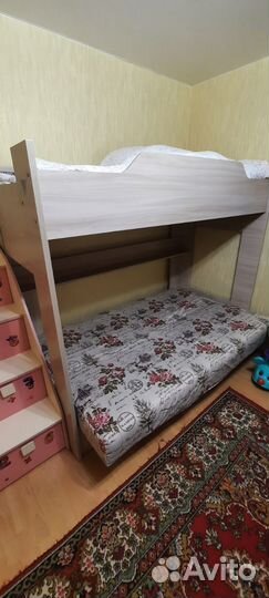 Кровать двухьярусная