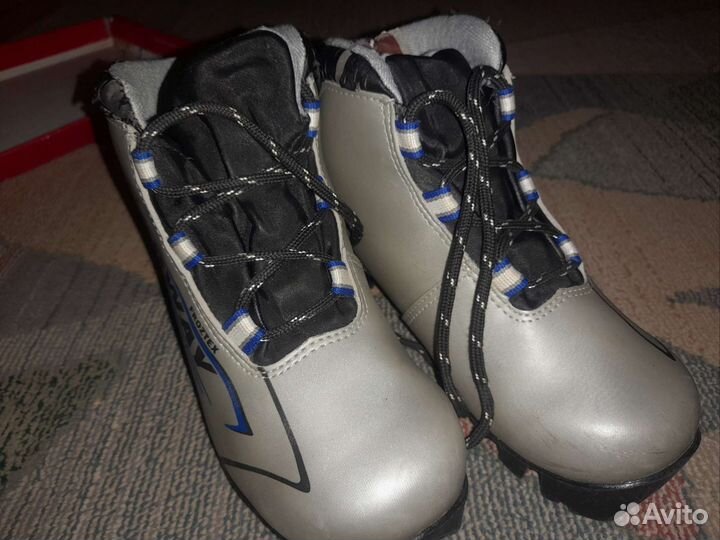 Лыжные ботинки