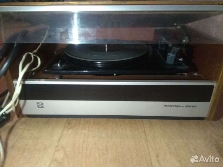 Радиола/колонки/проигрыватель melodija-stereo