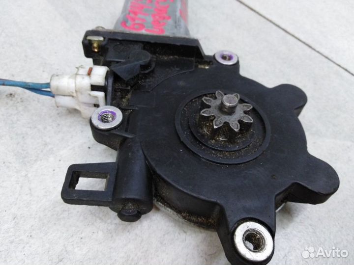 Моторчик заднего левого стеклоподъемника