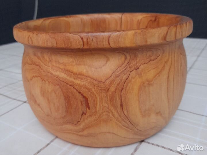 Горшок из дерева