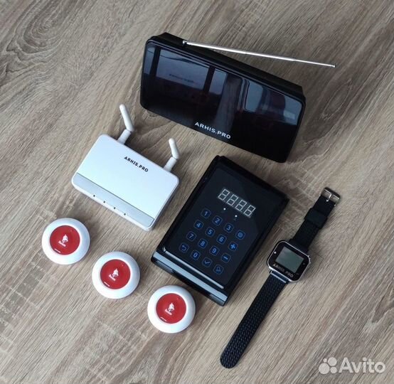 Кнопка вызова официанта с часами, табло, усилитель