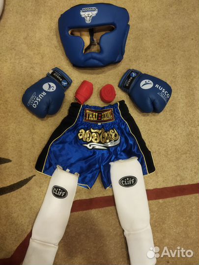 Продам экипировку для кикбоксенка на 9-10лет