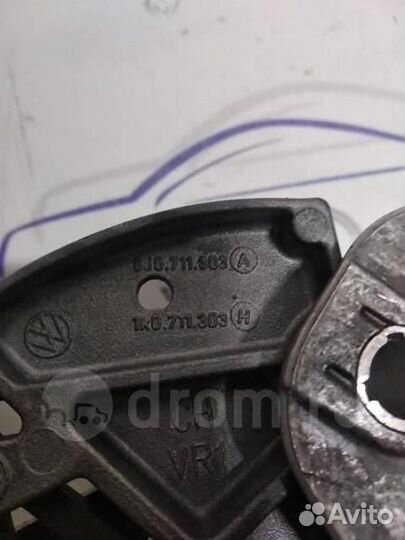 Рычаг стояночного тормоза VW Golf V Plus 2005-2014