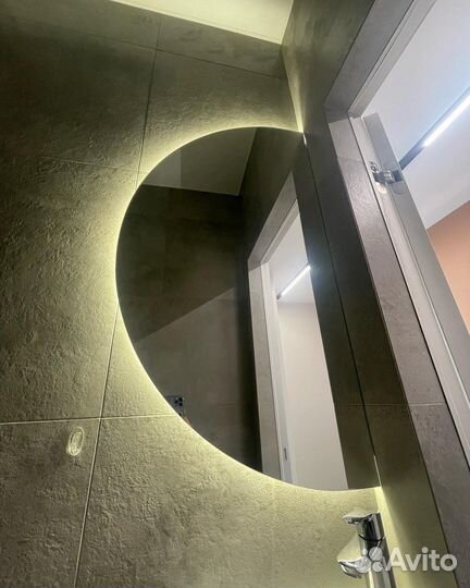 Зеркало с подсветкой полу круг