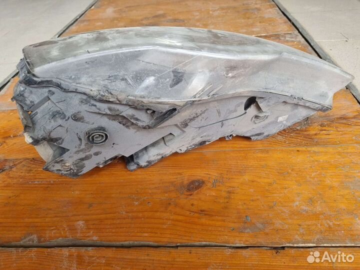 Фара правая битая