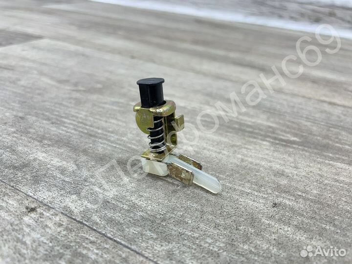 Концевик ручника Golf 3 Passat B4 Transporter T4