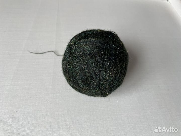 Нитки вязальные - шерсть тонкая