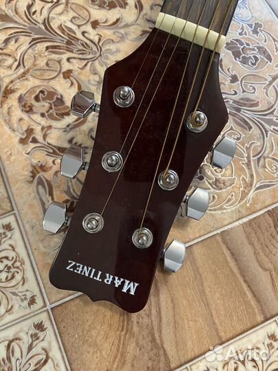 Продаю гитару, подарили - не играю