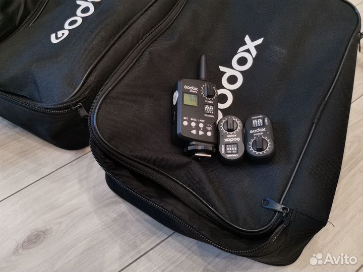 Комплект света Godox DE300 2шт., софт, окта, стойк