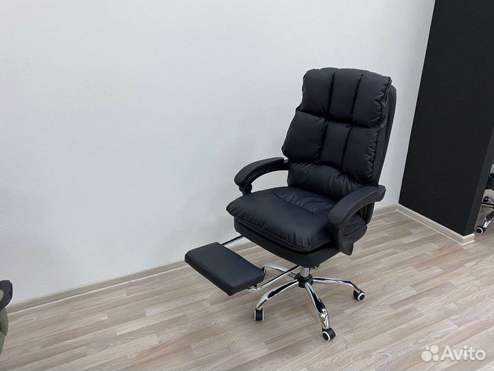 Офисное кресло руководителя