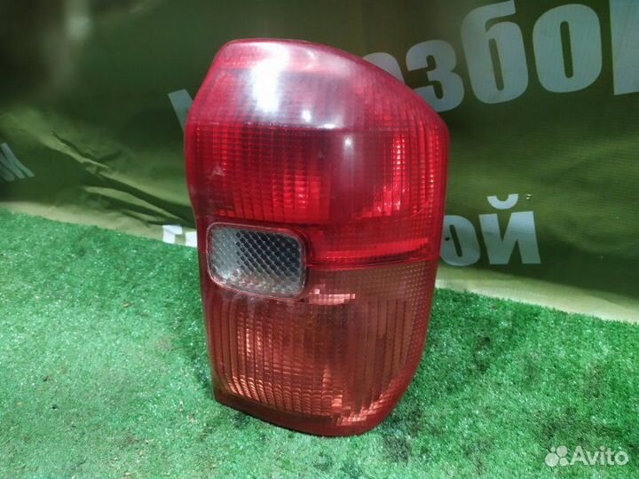 Фонарь задний правый Toyota Rav4 ZCA26 1ZZ-FE 2001