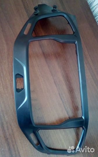 Декоративная накладка для штатной ммс Лада Веста