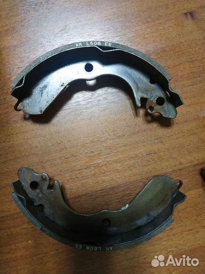 Передние и задние тормозные колодки на mitsubishi