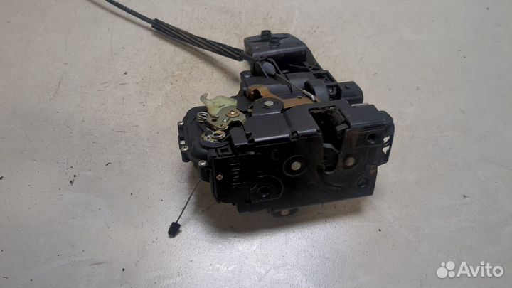 Замок двери Volkswagen Passat 5, 1999