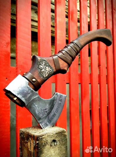 Красивый топор