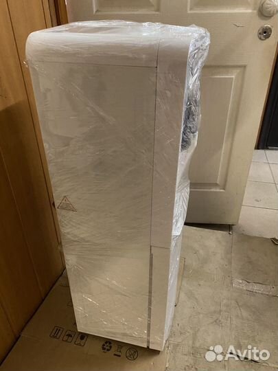 Кулер для воды напольный