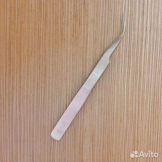 Пинцет для бровиста и дизайн для маникюра