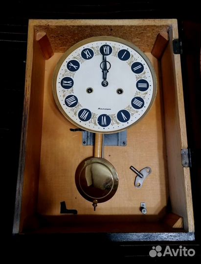 Часы настенные СССР янтарь с боем