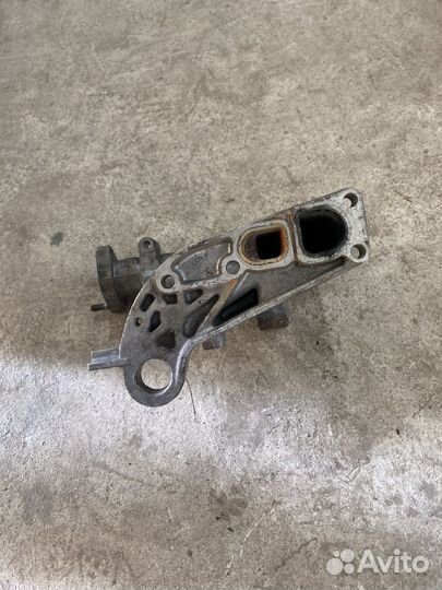 Флянец системы охлождения Mercedes Vito W638