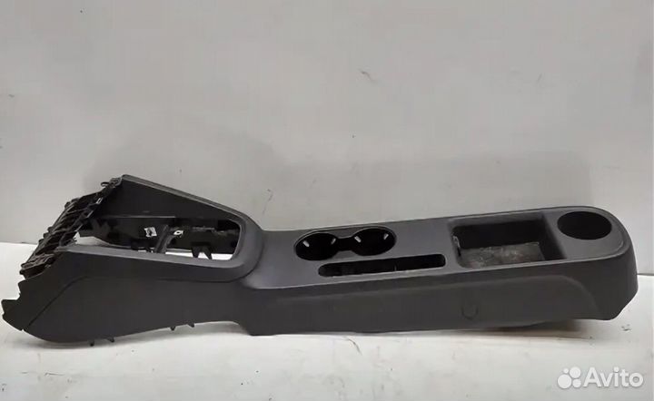 Центральная консоль Jetta 6 2014 года