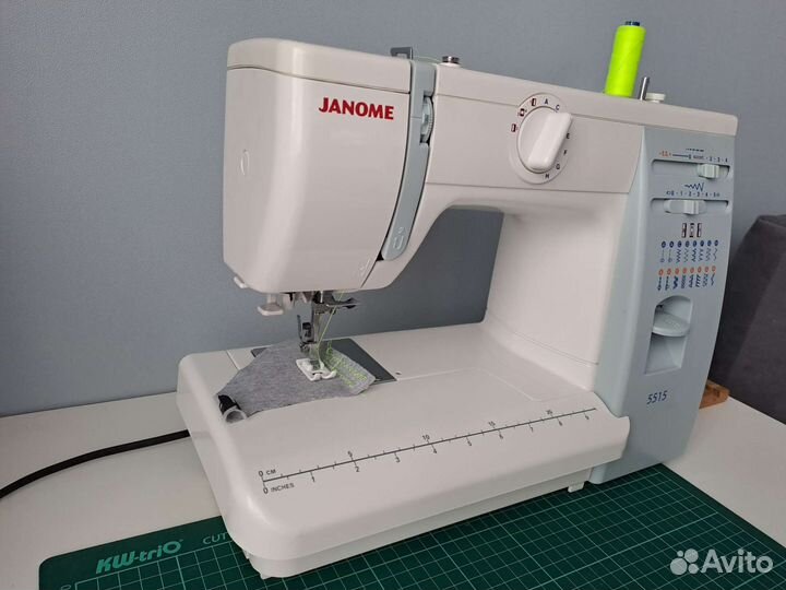 Швейная машина Janome