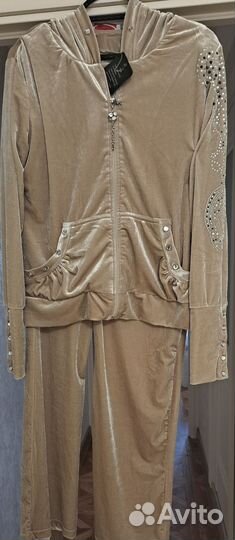 Спортивный костюм женский