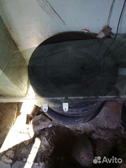 Стекло передней, задней дверей