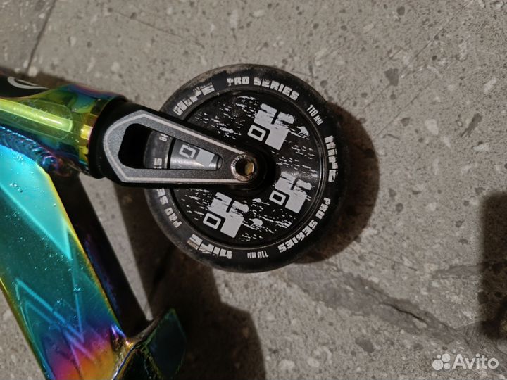 Трюковой самокат Hope H4 в бензиновом цвете