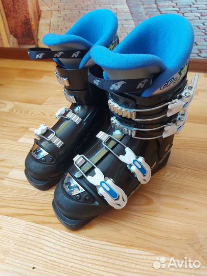 Горнолыжные ботинки детские