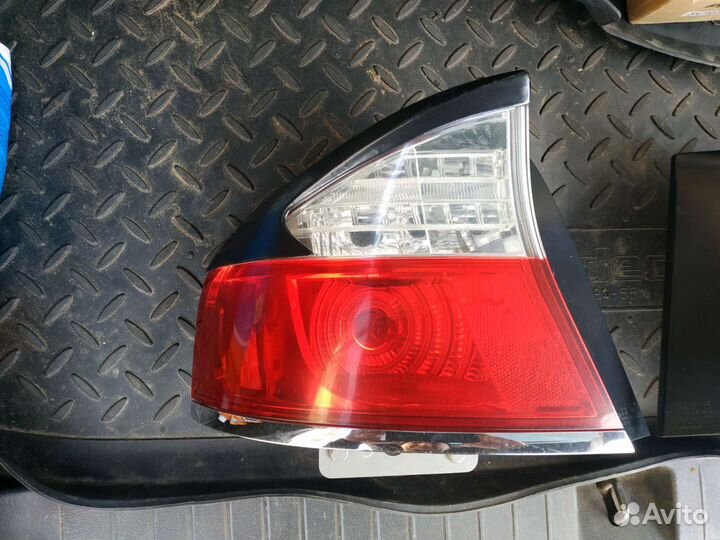 Задняя левая фара Субару Легаси