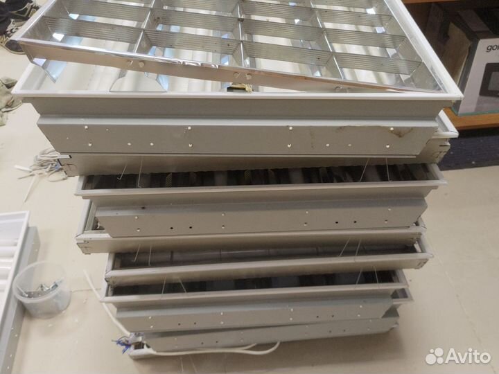 Светильник потолочный люминисцентный