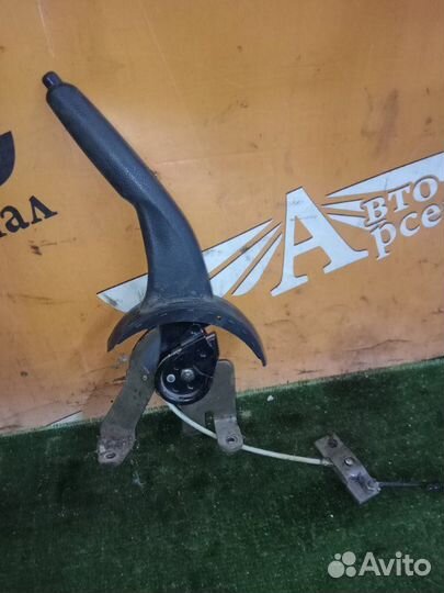 Рычаг стояночного тормоза Mitsubishi Lancer 1.3