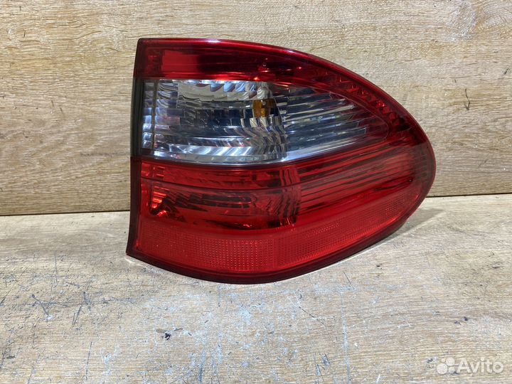 Фонарь задний правый Mercedes W211 Арт. 111296
