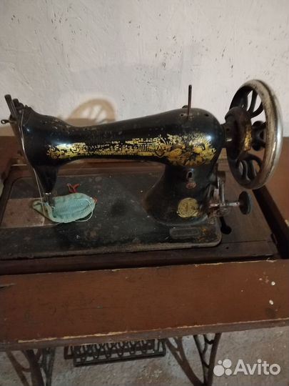 Швейная машина Singer