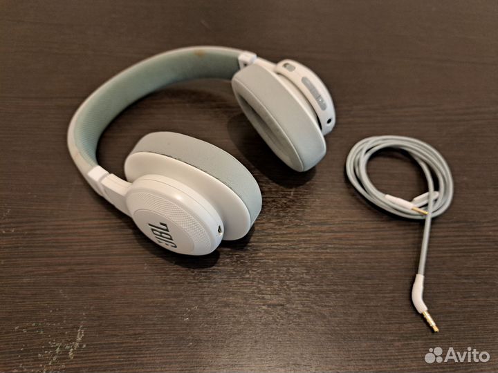 Наушники JBL E55BT