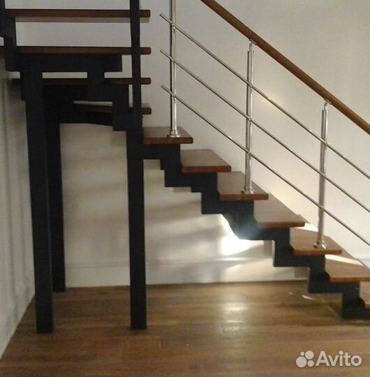Лестница металлический каркас