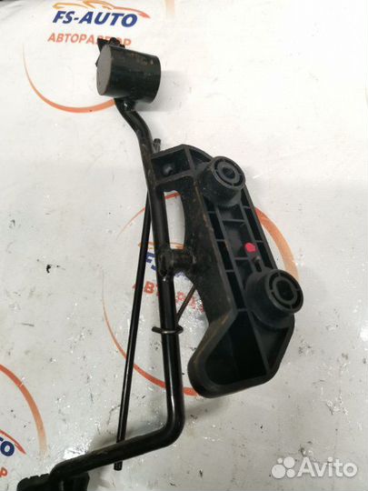 Педаль газа Hyundai Getz 1.4 G4EE 2006