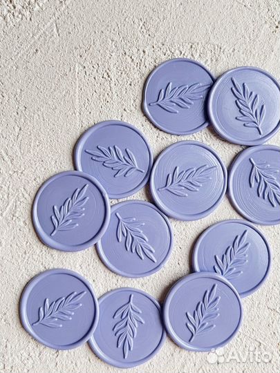 Сургучный оттиск готовый на двустороннем скотче