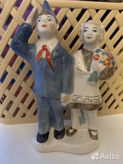 Фарфоровые статуэтки СССР лфз дулево пионеры