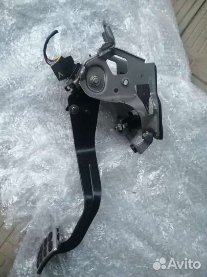 Педаль сцепления для электроручника kia ceed 2 jd