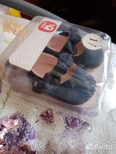 Босоножки для девочки новые 22р. И 17р