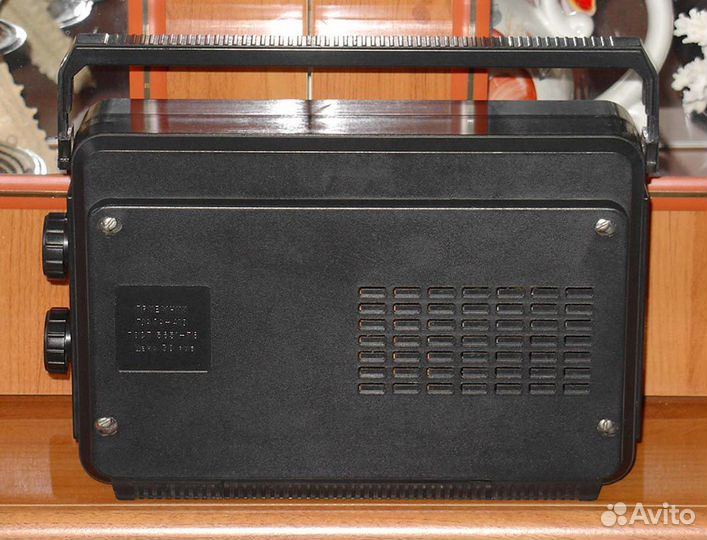 Радиоприёмники Гиала-410, А-327 из СССР