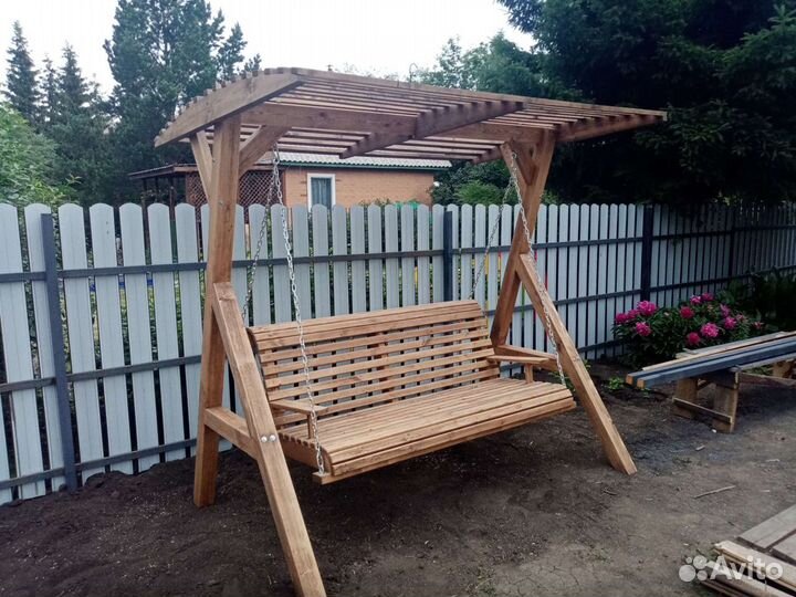 Садовые качели из дерева