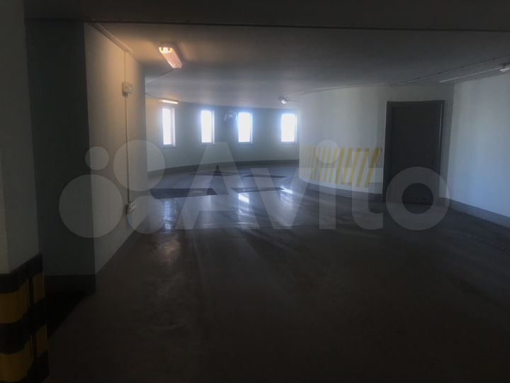 Машиноместо, 20 м²