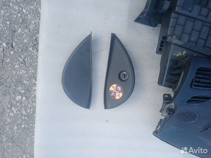 Безопасность сработавшая Renault Fluence 2013